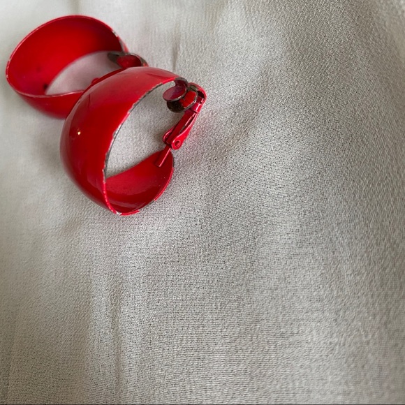 Vintage 80s Red Metal Chunky Hoop Clip Earrings - Picture 4 of 5